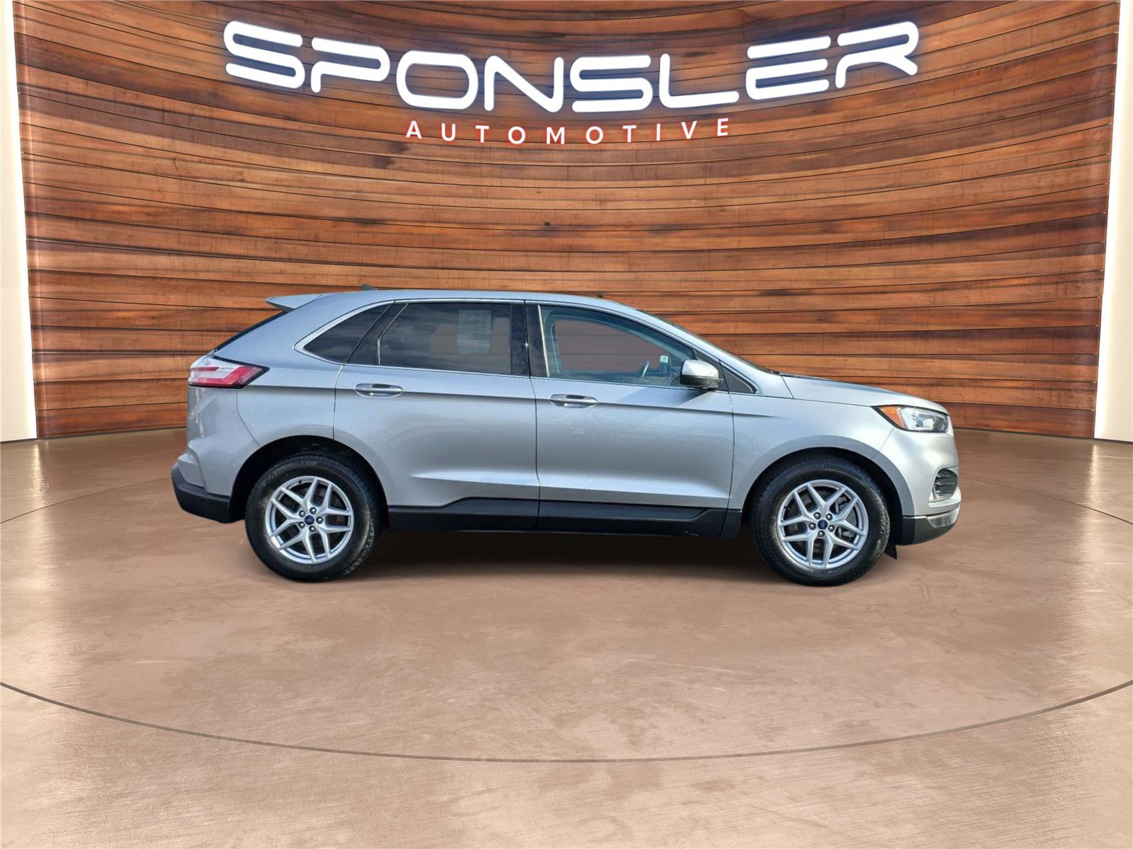 Used 2021 Ford Edge SEL image 6