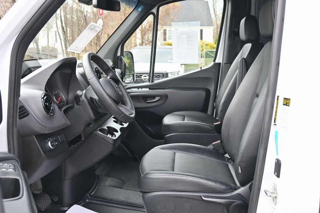 Used 2025 Mercedes-Benz Sprinter 2500 image 12