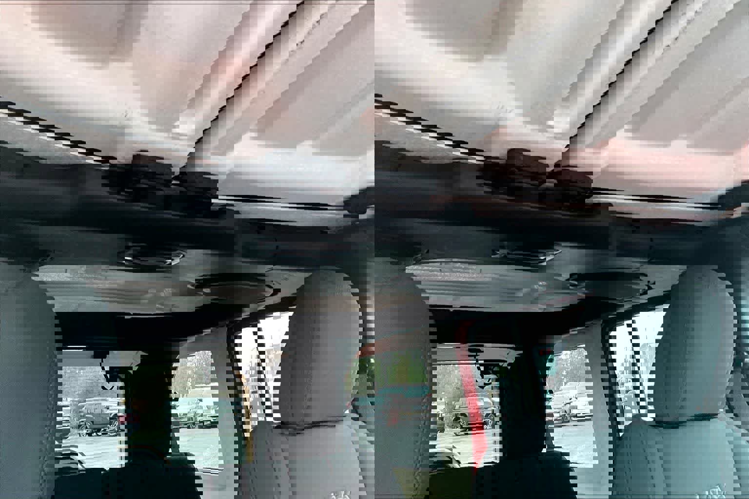 Used 2023 Jeep Wrangler Sahara image 30