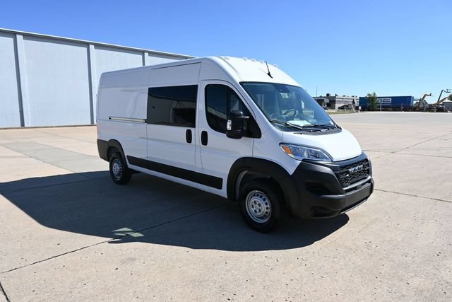 New 2026 RAM ProMaster 2500 w/ Crew Van Package FWD image 3
