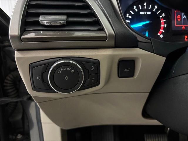 Used 2017 Ford Fusion SE image 24