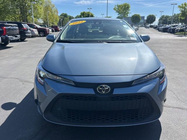 Used 2022 Toyota Corolla LE image 2