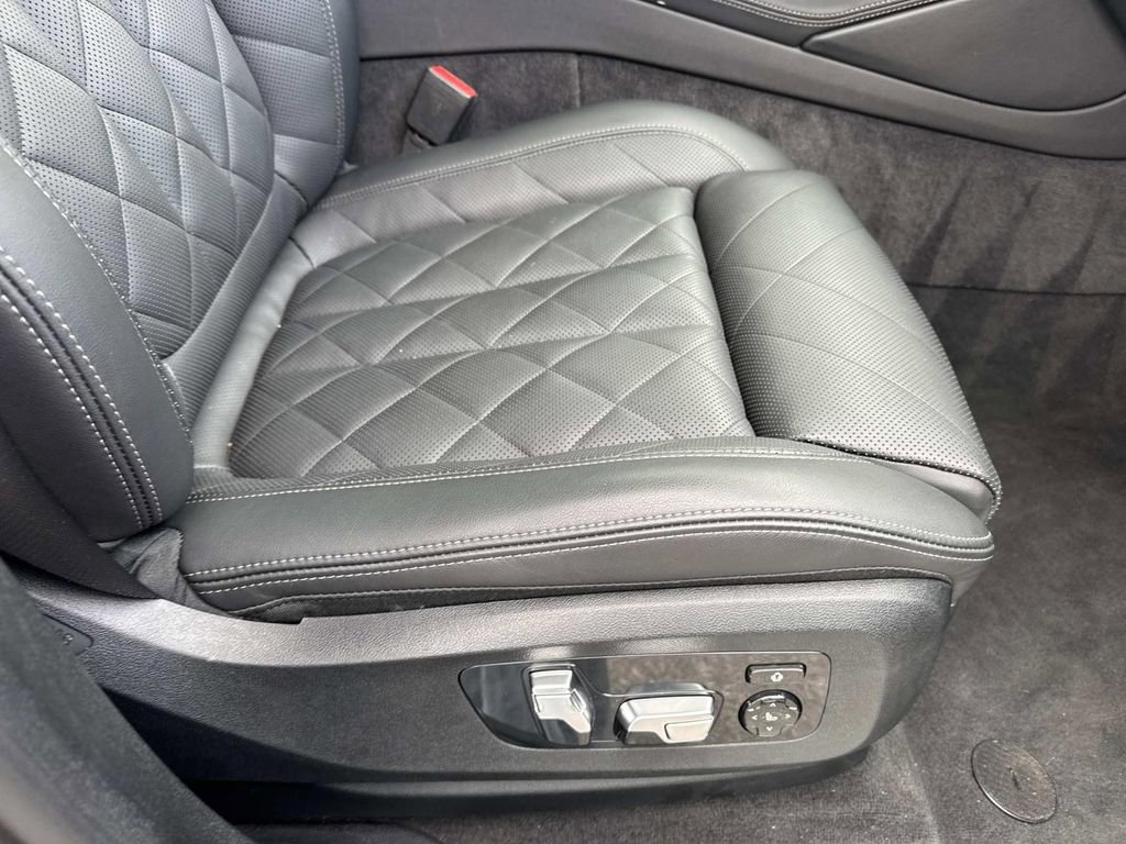 Used 2025 BMW X6 xDrive40i image 12