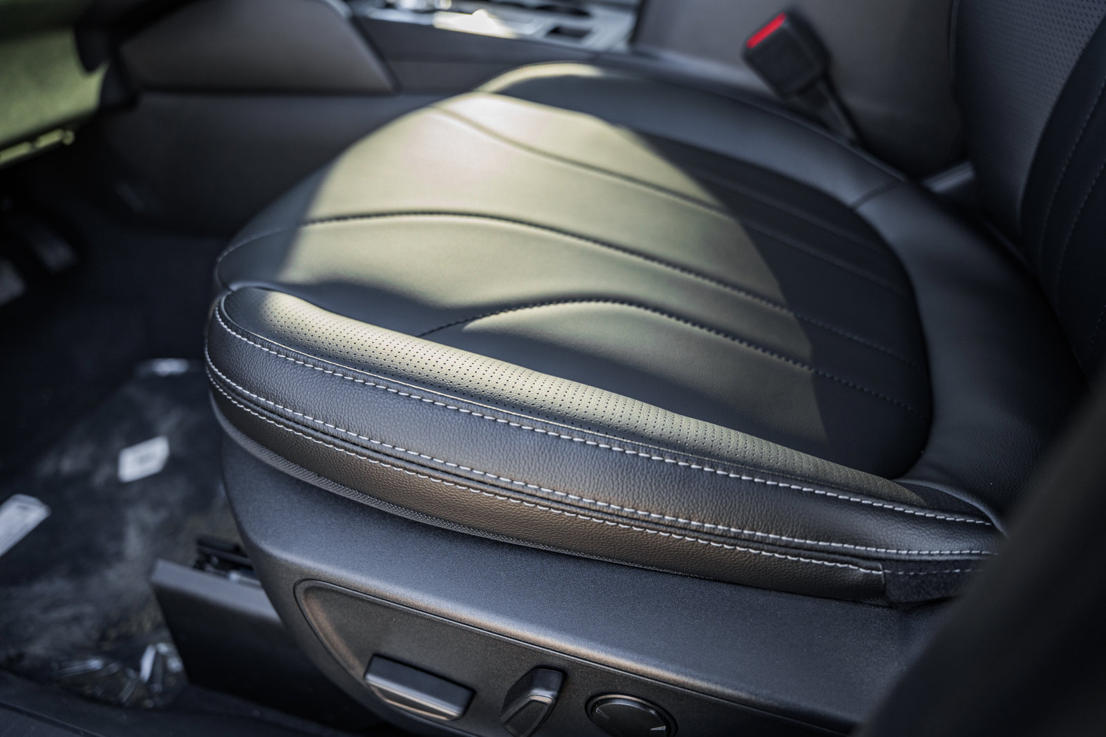 New 2026 Ford Escape Platinum w/ Premium Technology Package image 36