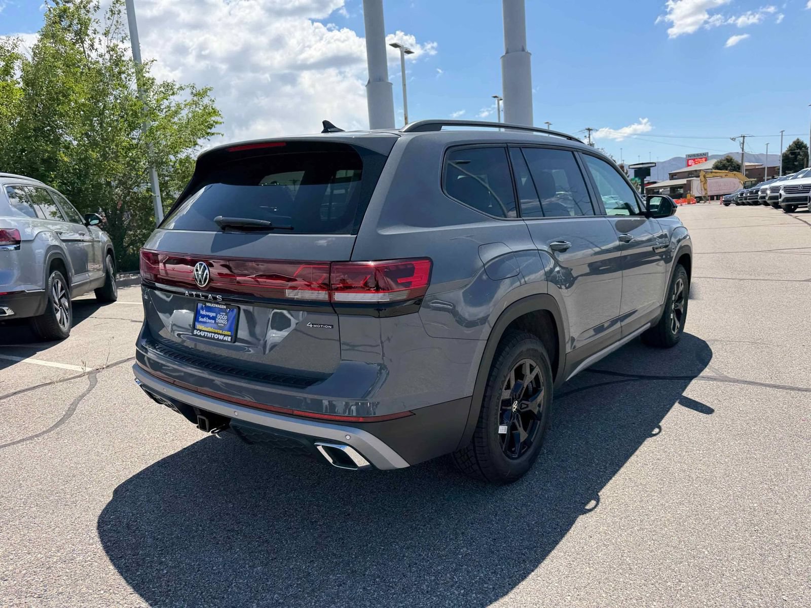 New 2026 Volkswagen Atlas Peak Edition AWD/4WD image 7