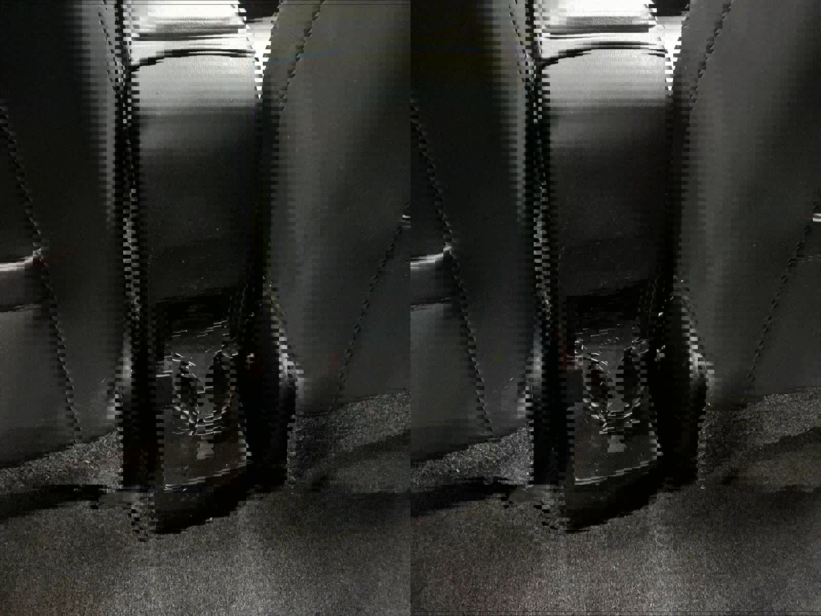 Used 2015 Toyota Prius V Four image 32