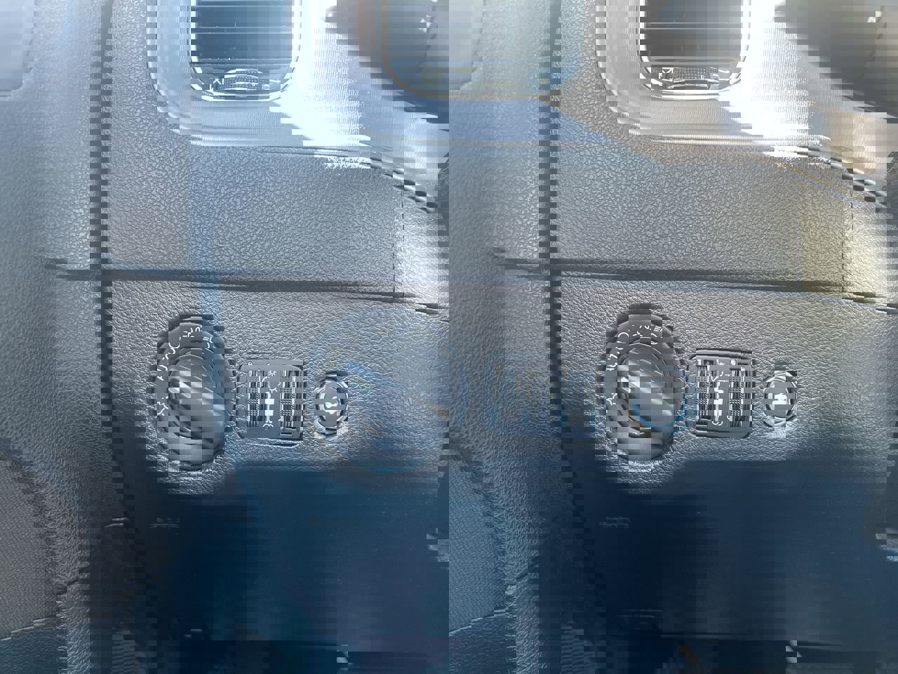 Used 2023 Dodge Charger GT image 32