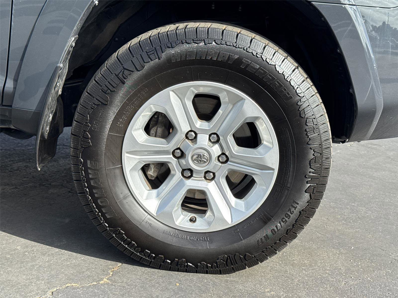 Used 2024 Toyota 4Runner SR5 AWD/4WD image 6