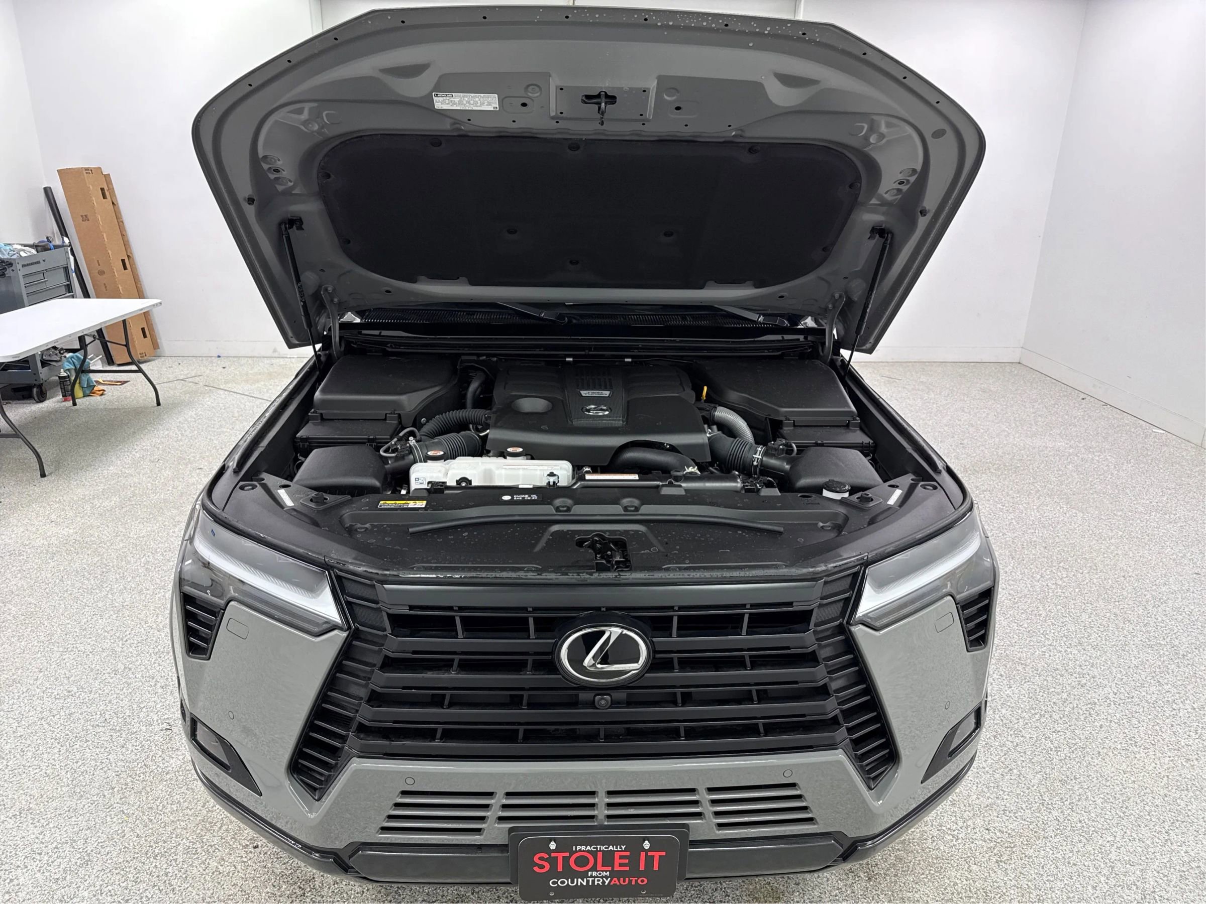 Used 2025 Lexus GX 550 w/ Accessory Package (2T) AWD/4WD image 12