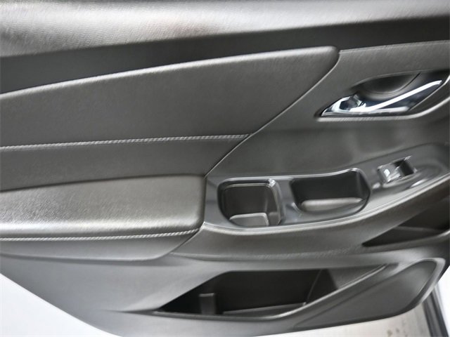 Used 2023 Chevrolet Traverse LT image 19