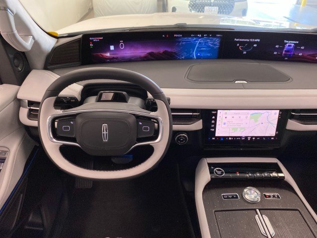 New 2026 Lincoln Navigator L Black Label AWD/4WD image 17