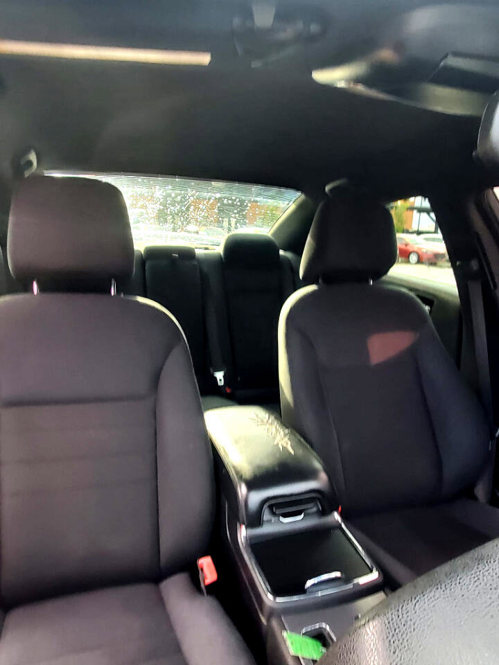 Used 2011 Dodge Charger SE RWD image 16