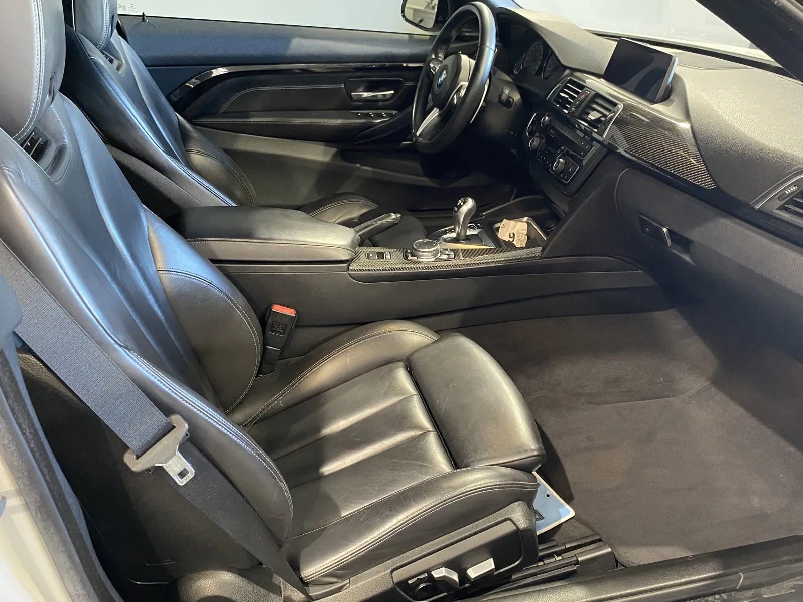 Used 2016 BMW M4 Convertible image 6