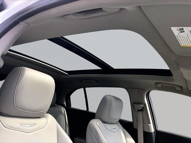Used 2023 Cadillac XT4 Premium Luxury FWD image 17