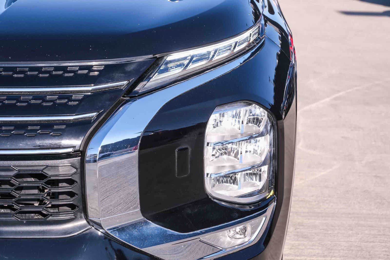 Used 2024 Mitsubishi Outlander SE AWD/4WD image 12