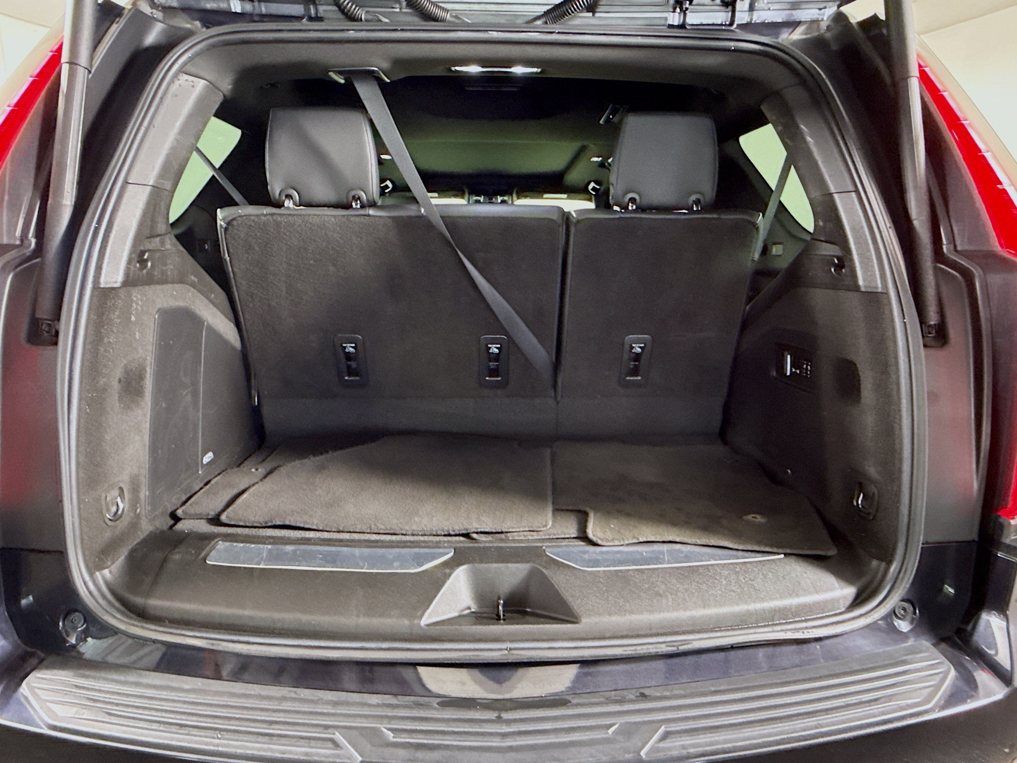 Used 2023 Cadillac Escalade Sport AWD/4WD image 35