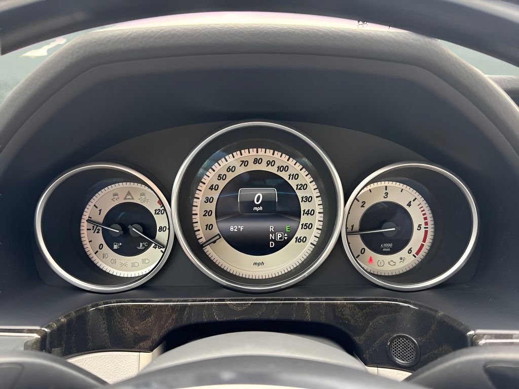 Used 2014 Mercedes-Benz E 250 BlueTEC Sedan image 27
