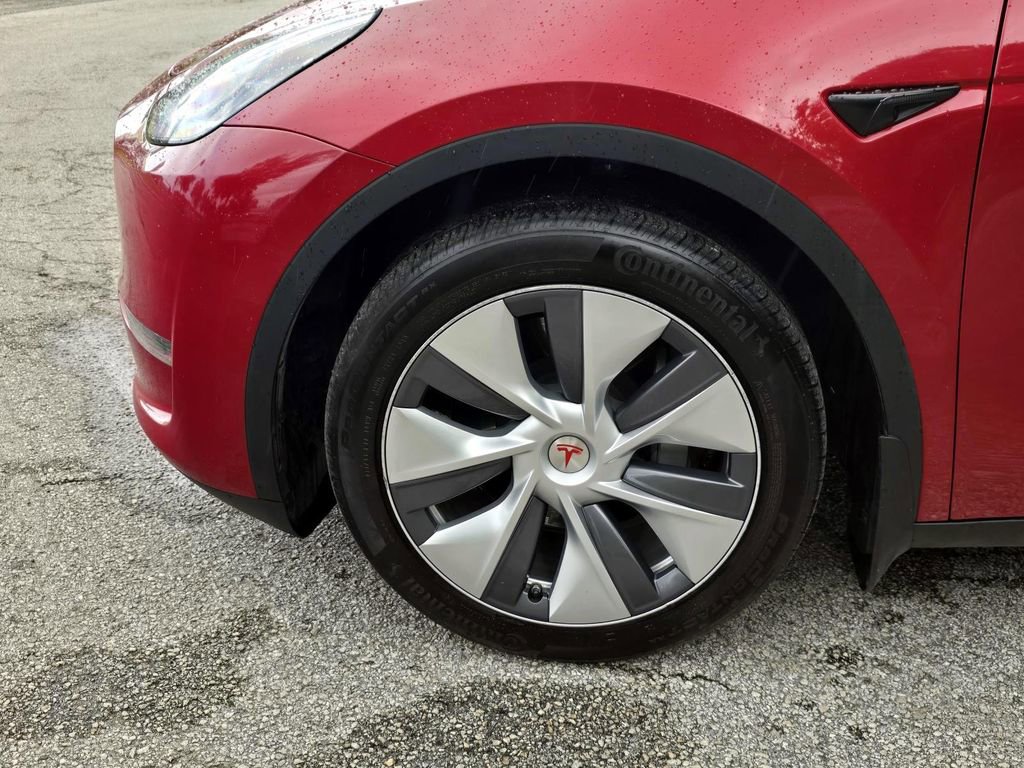 Used 2023 Tesla Model Y Long Range image 9