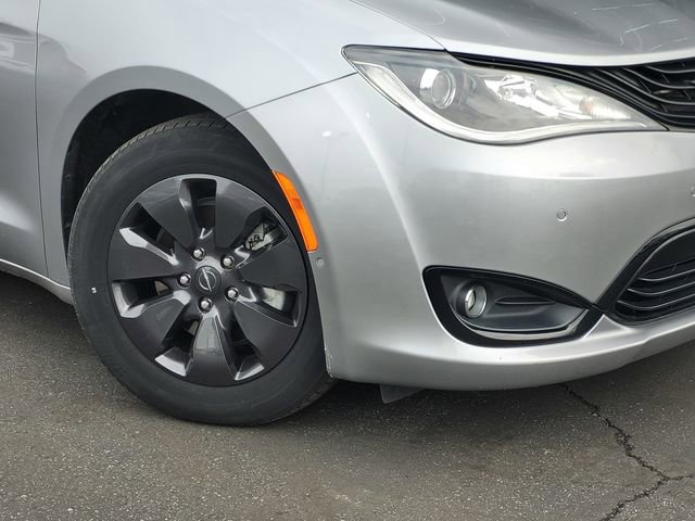 Certified 2019 Chrysler Pacifica Limited w/ Advanced Safetytec Group image 3