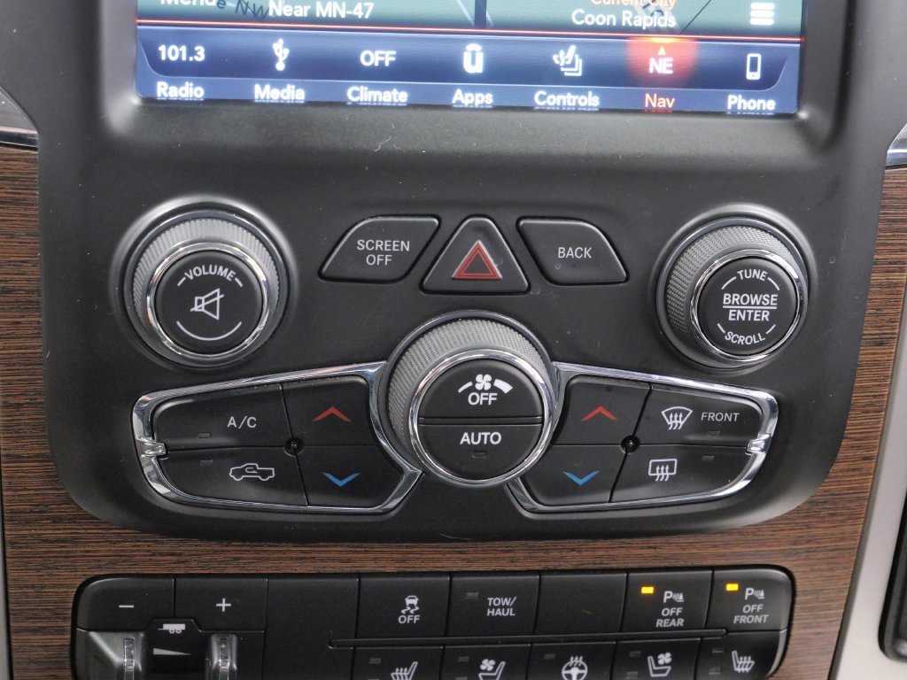 Used 2018 RAM 1500 Laramie w/ Convenience Group AWD/4WD image 23