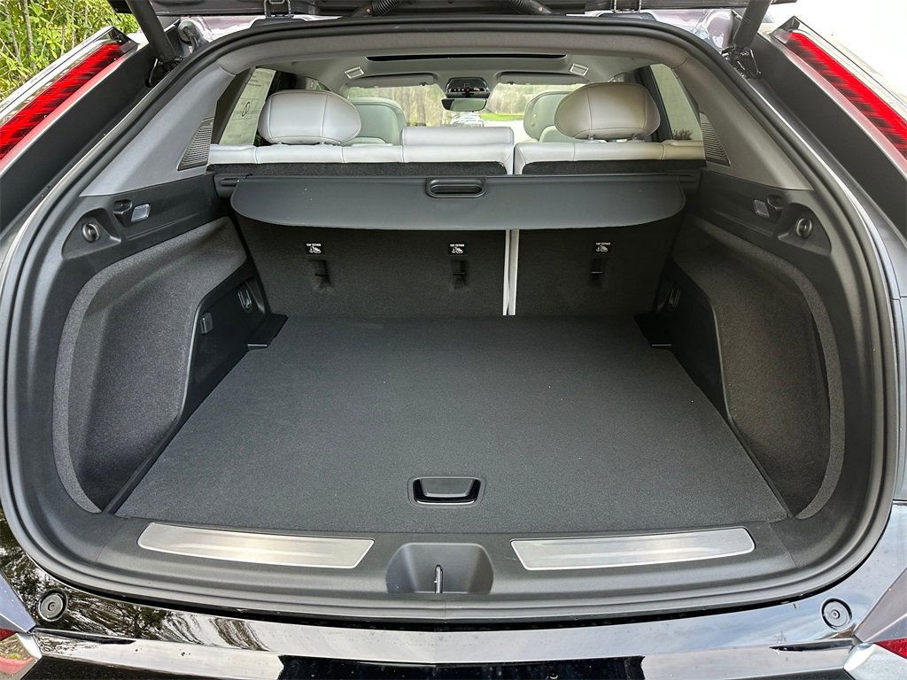 New 2026 Cadillac Optiq Luxury 2 image 14