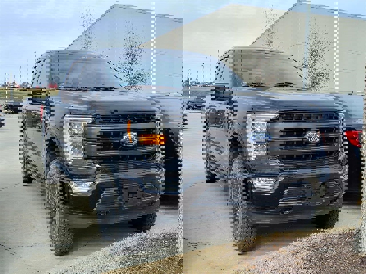 Used 2022 Ford F150 Lariat image 2