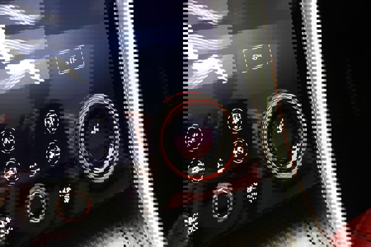 Used 2022 Land Rover Range Rover Sport HSE Dynamic image 9