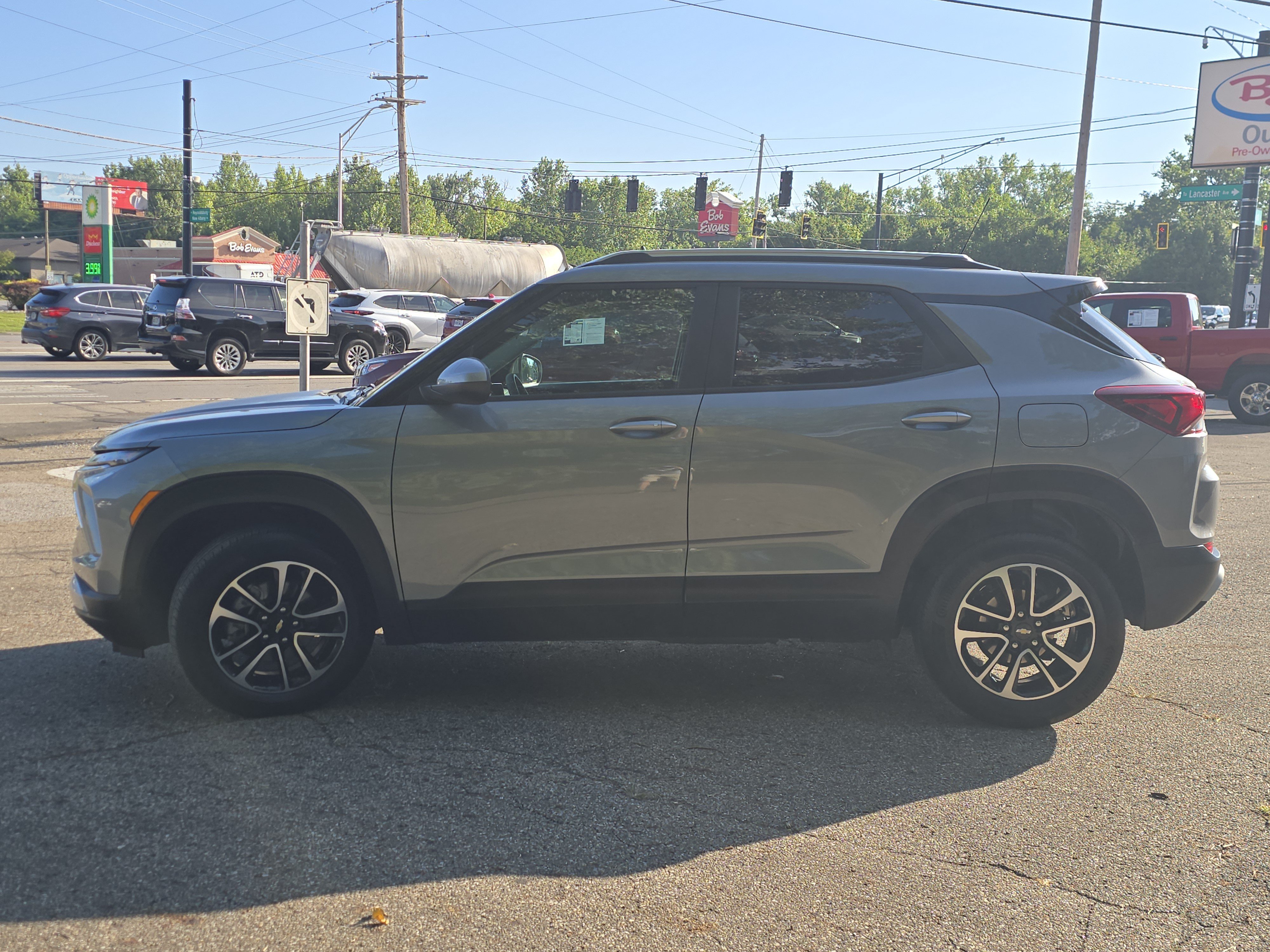 Used 2025 Chevrolet TrailBlazer LT AWD/4WD image 4
