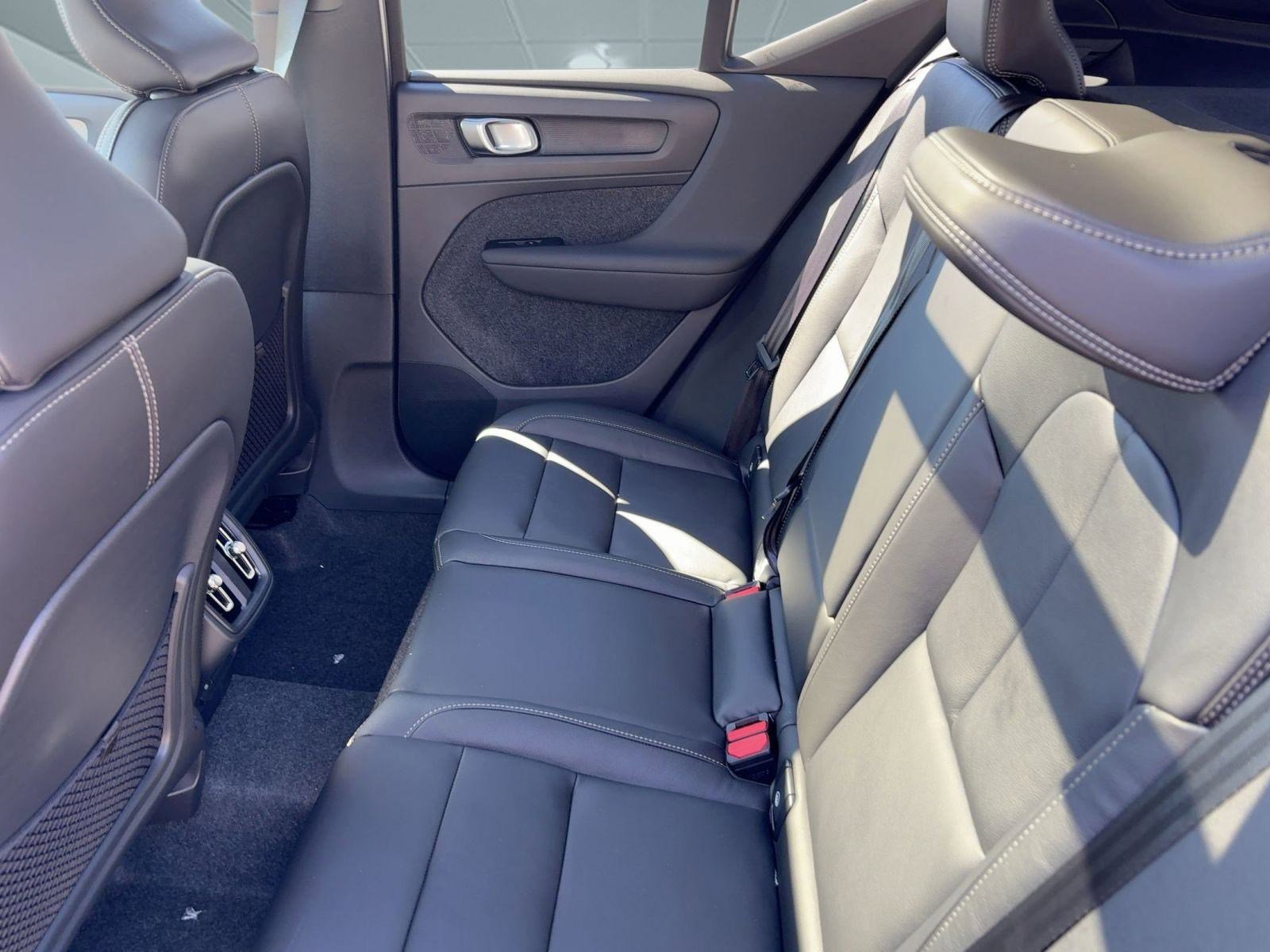 New 2026 Volvo XC40 B5 Plus w/ Climate Package image 24