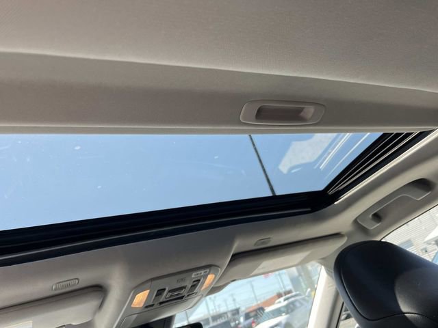 Used 2023 Toyota Highlander XLE FWD image 17