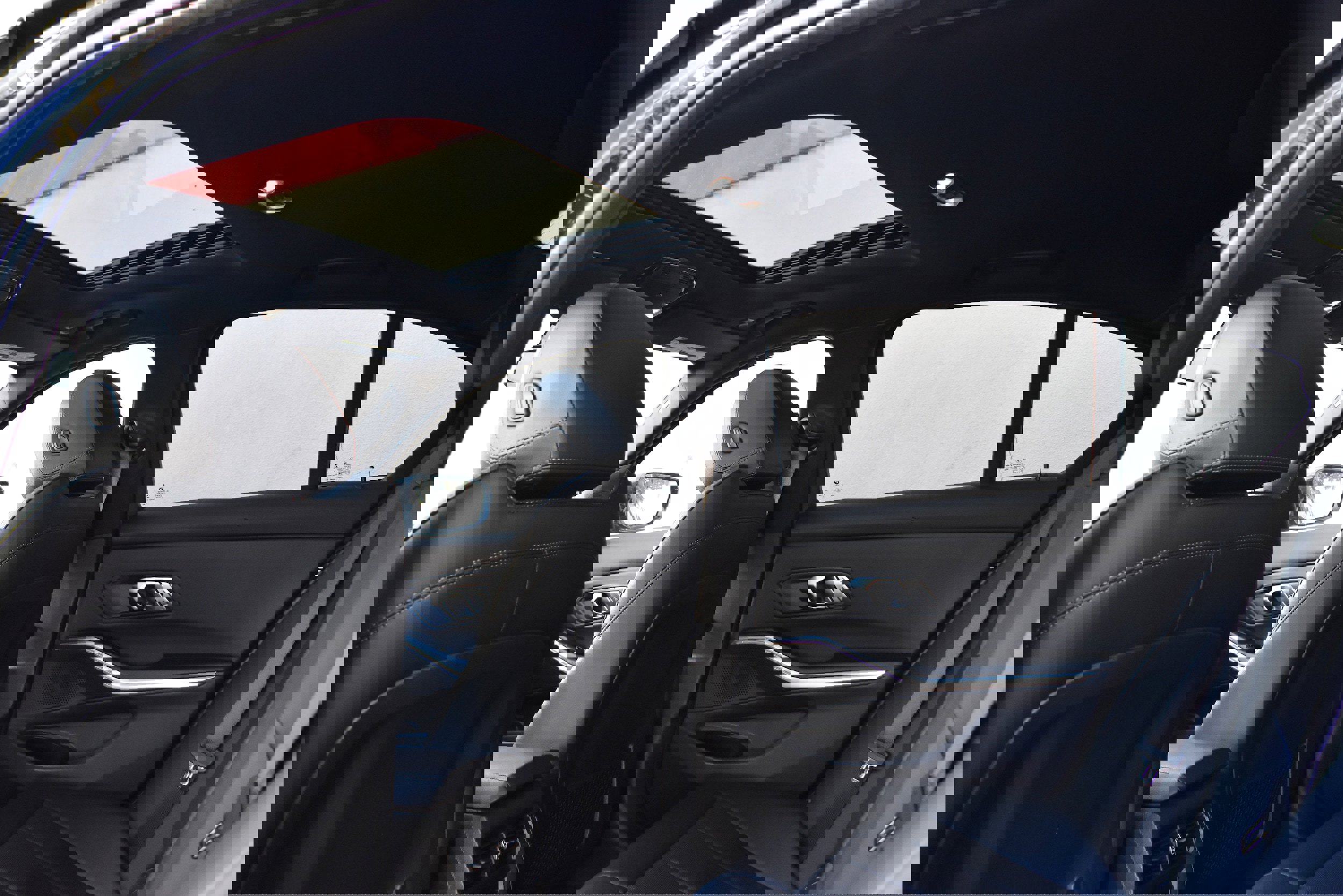 Used 2022 BMW 330i Sedan w/ M Sport Package image 23