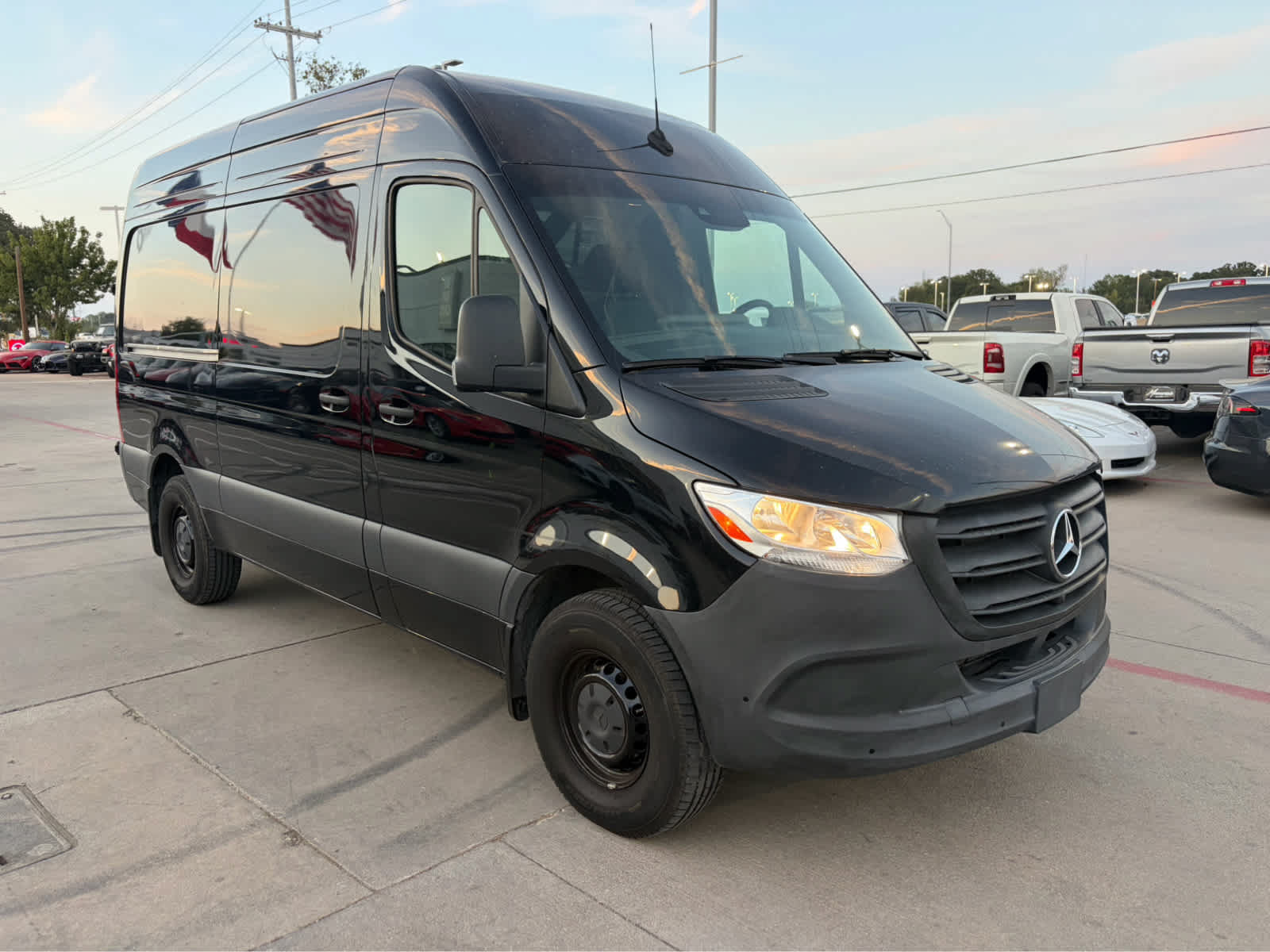 Used 2024 Mercedes-Benz Sprinter 2500 image 4