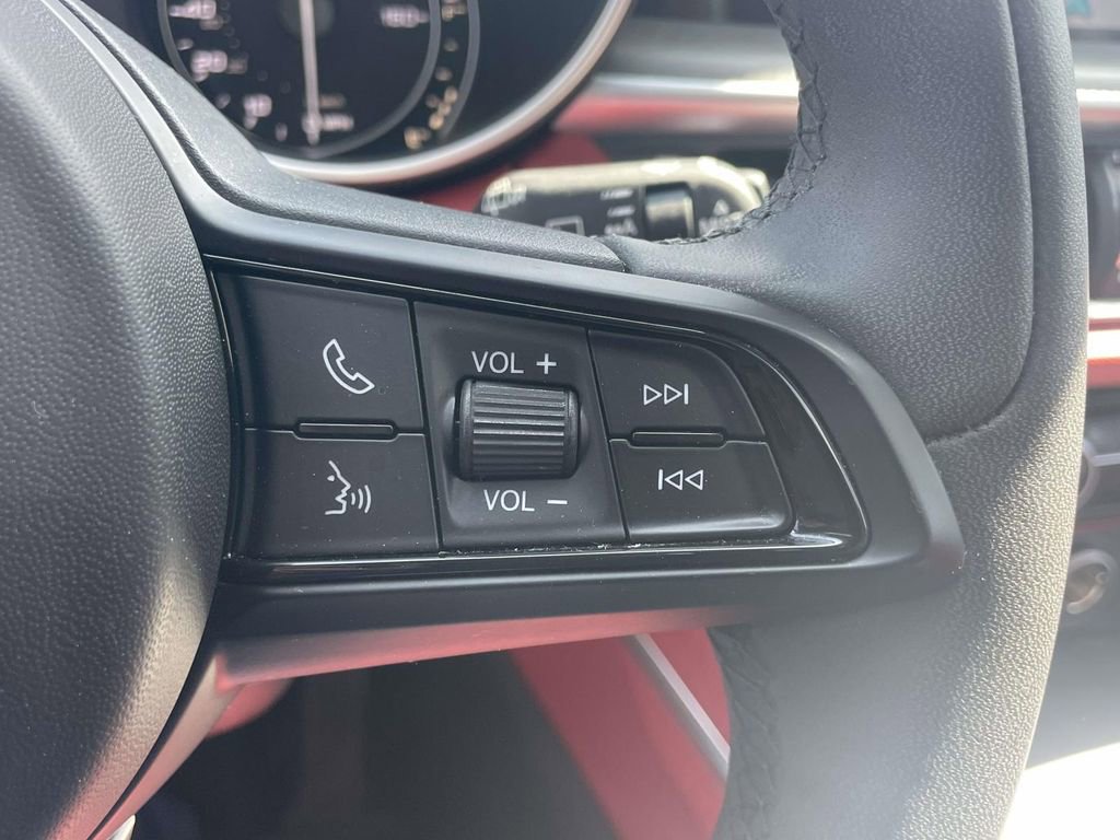 Used 2021 Alfa Romeo Stelvio Ti w/ Premium Package image 22