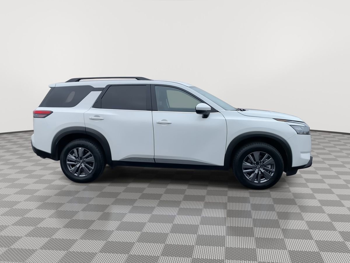Used 2024 Nissan Pathfinder SV AWD/4WD image 8