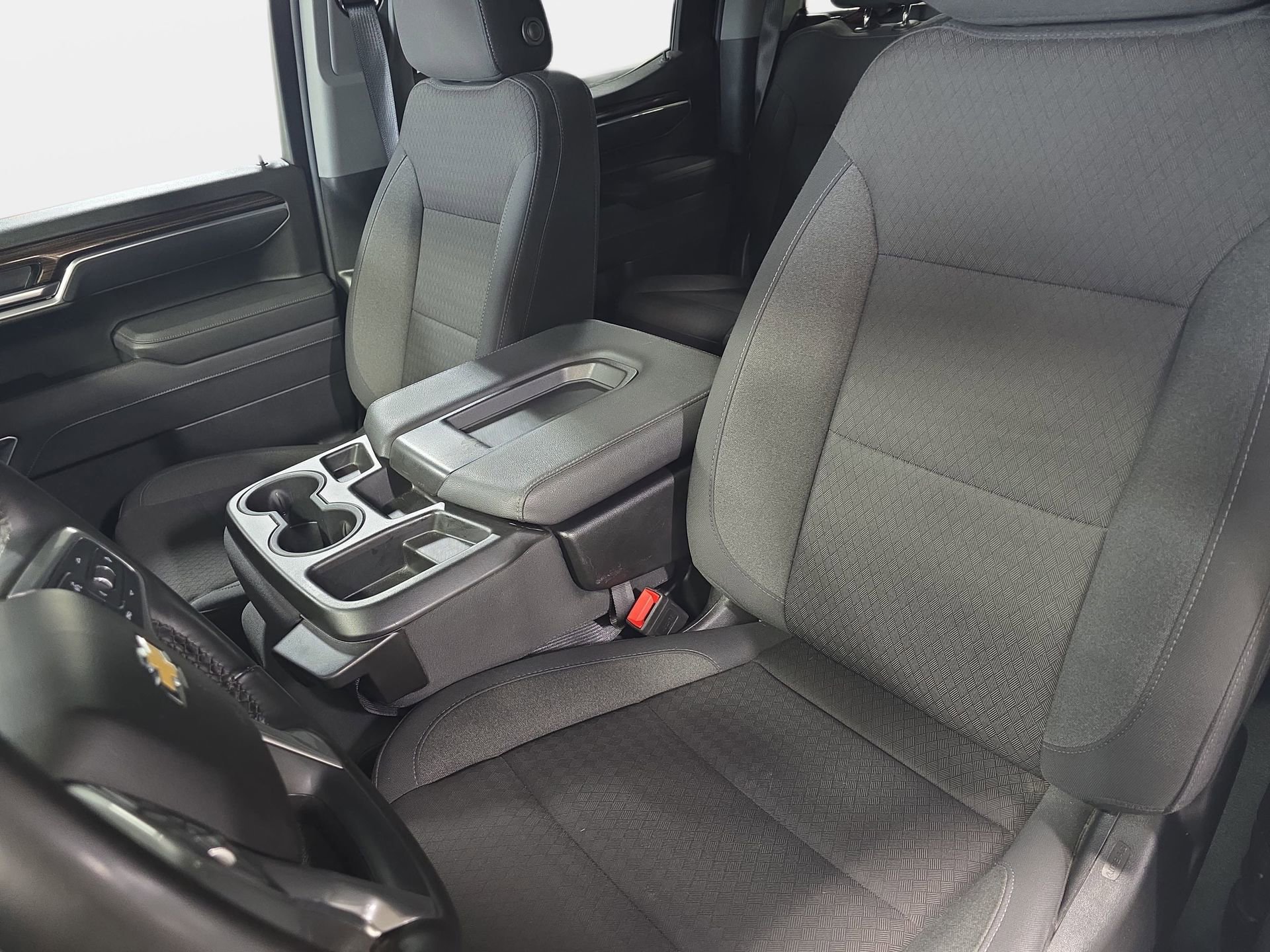 Used 2025 Chevrolet Silverado 1500 LT image 14