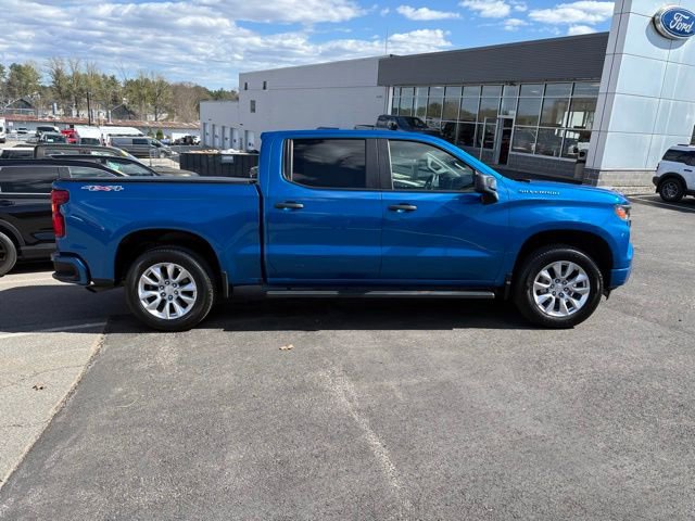 Used 2022 Chevrolet Silverado 1500 Custom AWD/4WD image 2
