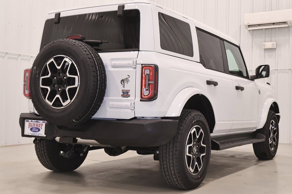 New 2026 Ford Bronco Outer Banks image 9