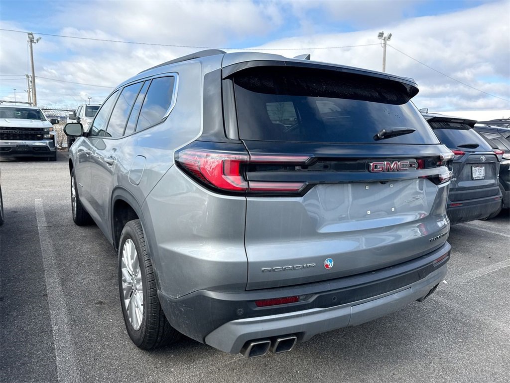 Used 2024 GMC Acadia Elevation w/ Luxury Package image 2