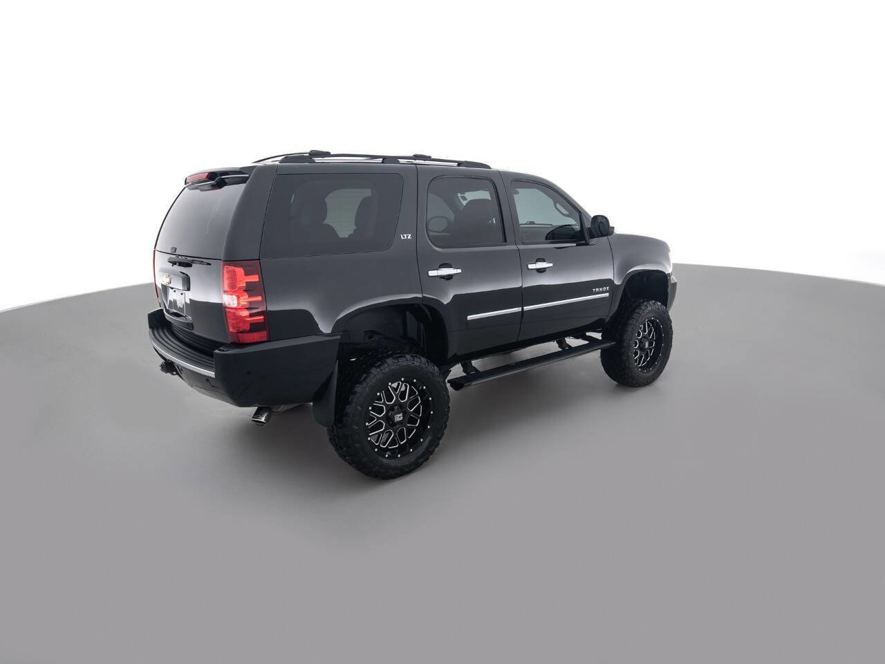 Used 2011 Chevrolet Tahoe LTZ AWD/4WD image 5