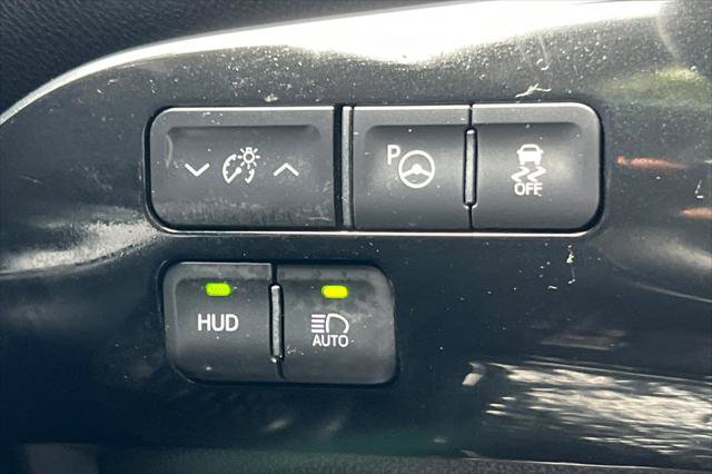 Certified 2017 Toyota Prius Prime Advanced w/ Carpet Mat Package FWD image 30