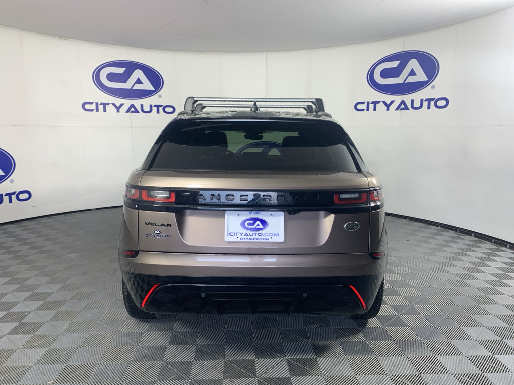 Used 2018 Land Rover Range Rover Velar R-Dynamic SE AWD/4WD image 4