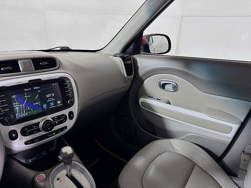 Used 2017 Kia Soul EV + FWD image 23