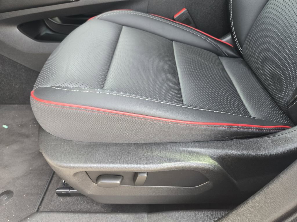 Used 2023 Buick Envision Essence w/ Technology Package I image 27