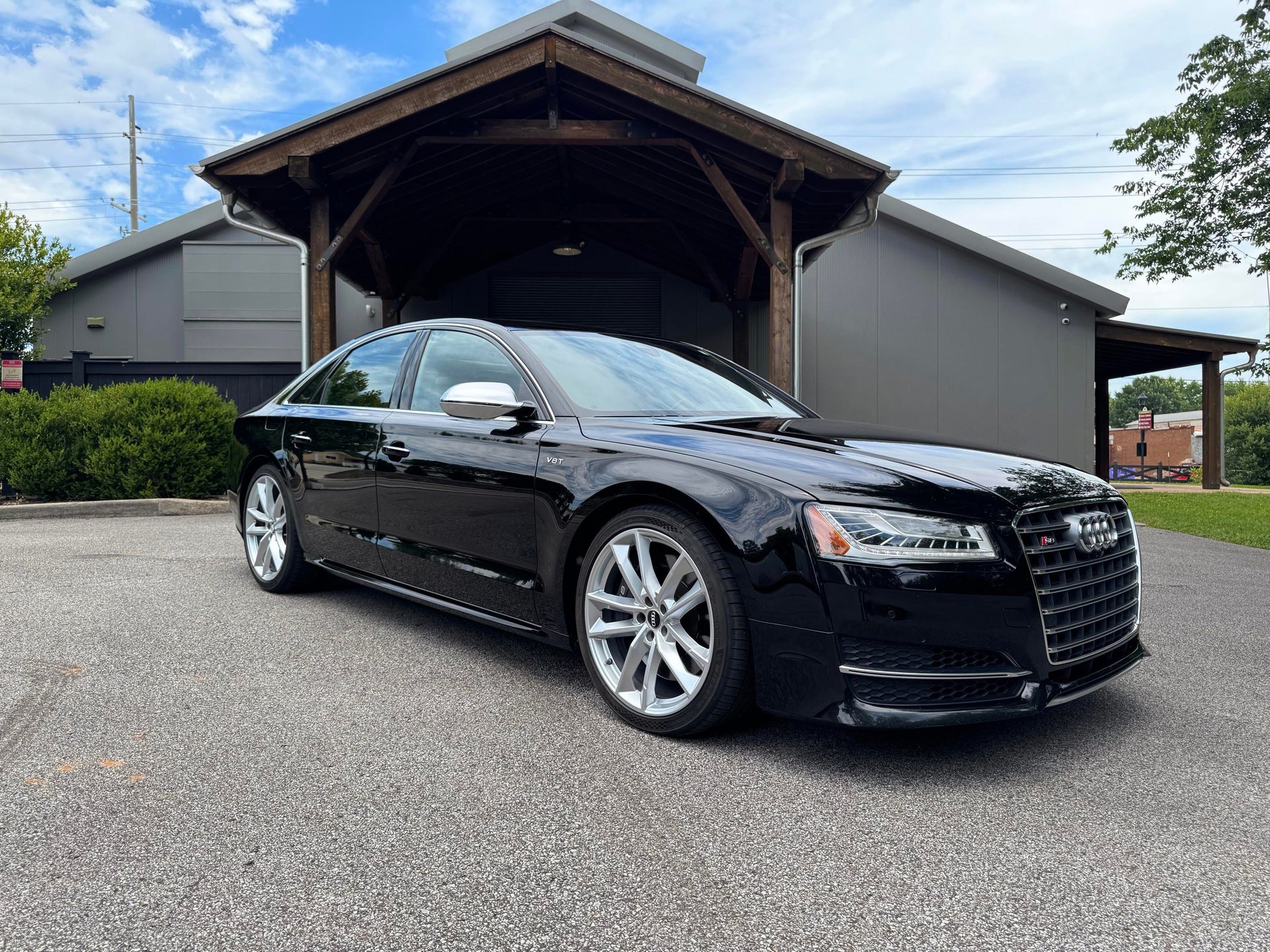 Used 2017 Audi S8 Plus AWD/4WD image 2