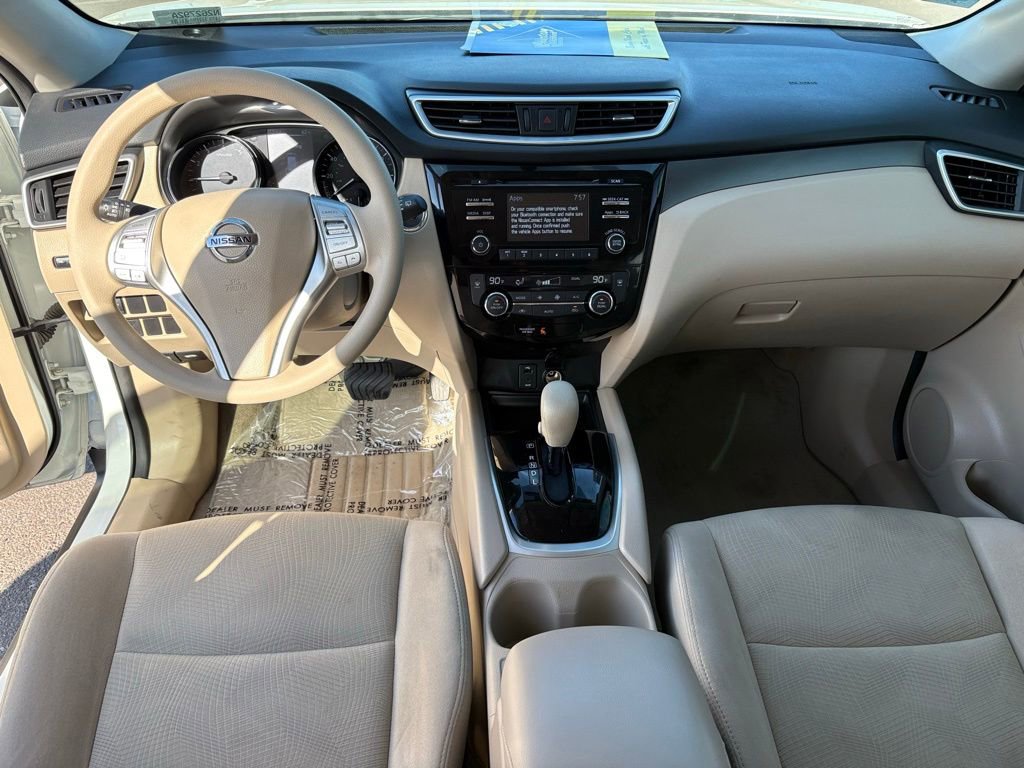 Used 2015 Nissan Rogue SV image 25