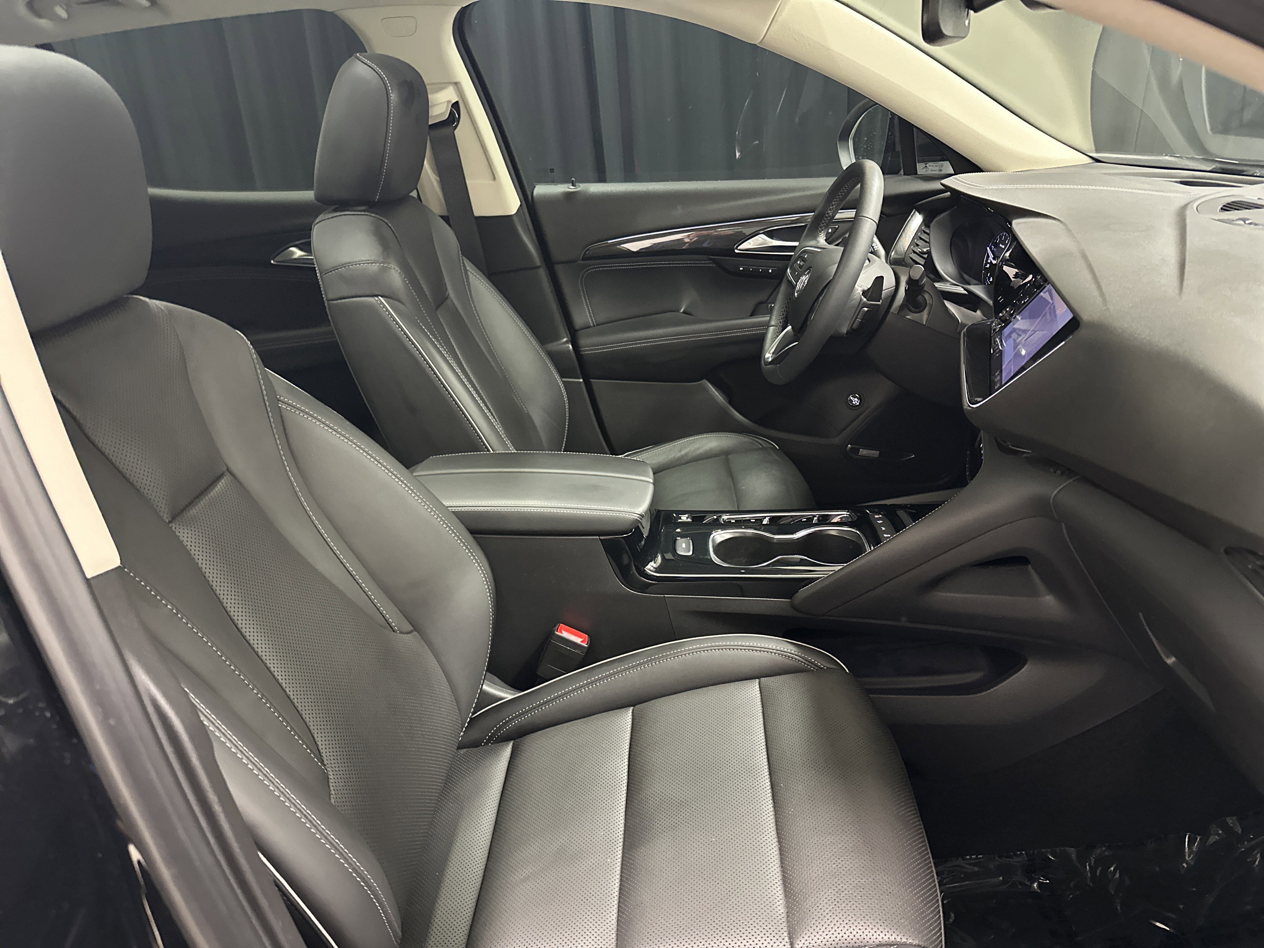 Used 2021 Buick Envision Essence w/ Technology Package I image 33