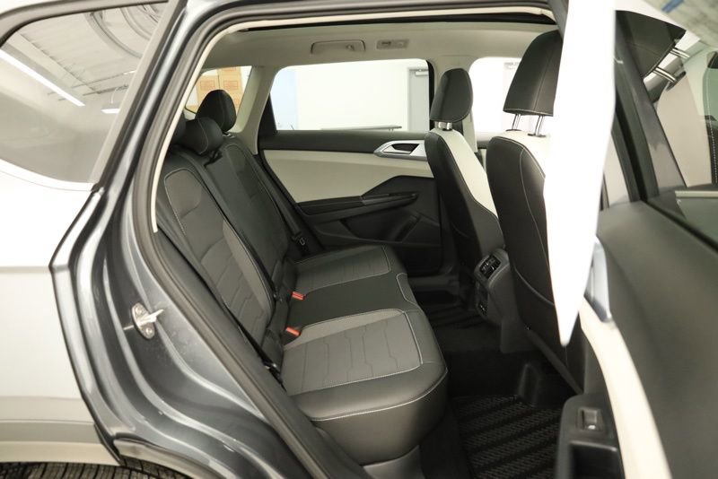 New 2026 Volkswagen Taos SE AWD/4WD image 34