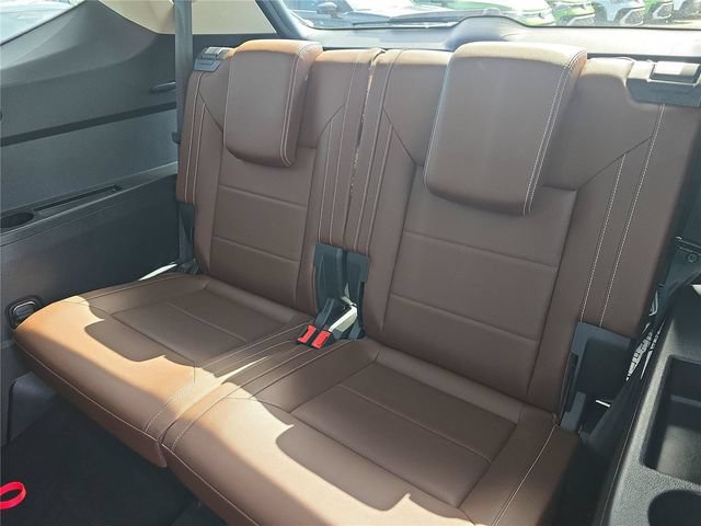Used 2023 Volkswagen Atlas SE w/ Panoramic Sunroof Package FWD image 9