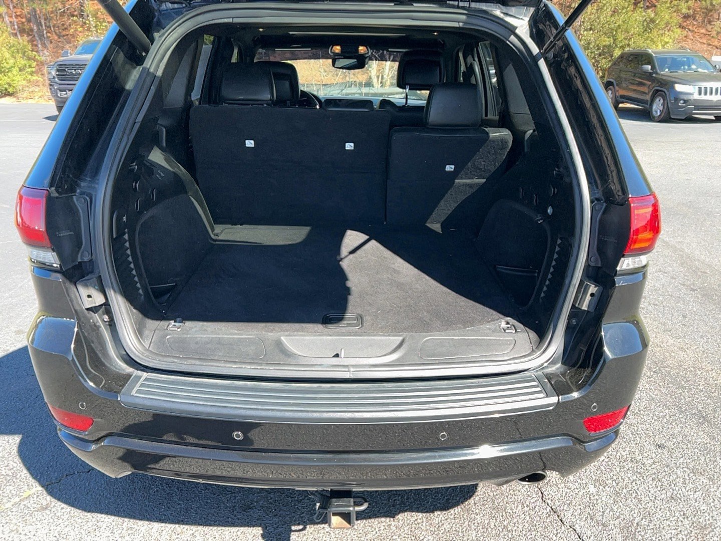 Used 2020 Jeep Grand Cherokee Altitude RWD image 25