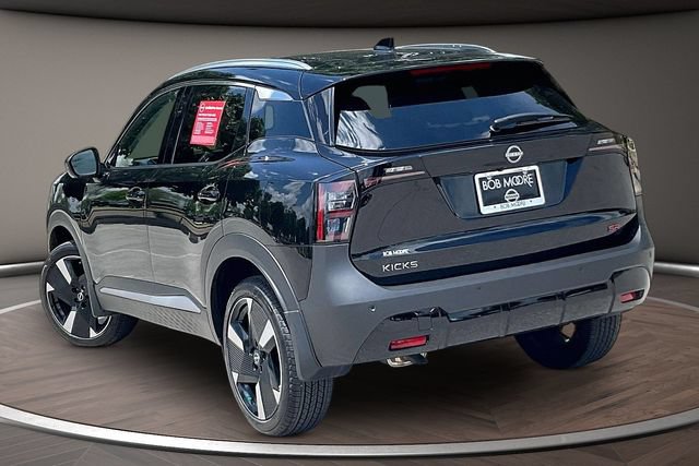 Certified 2025 Nissan Kicks SR FWD image 11